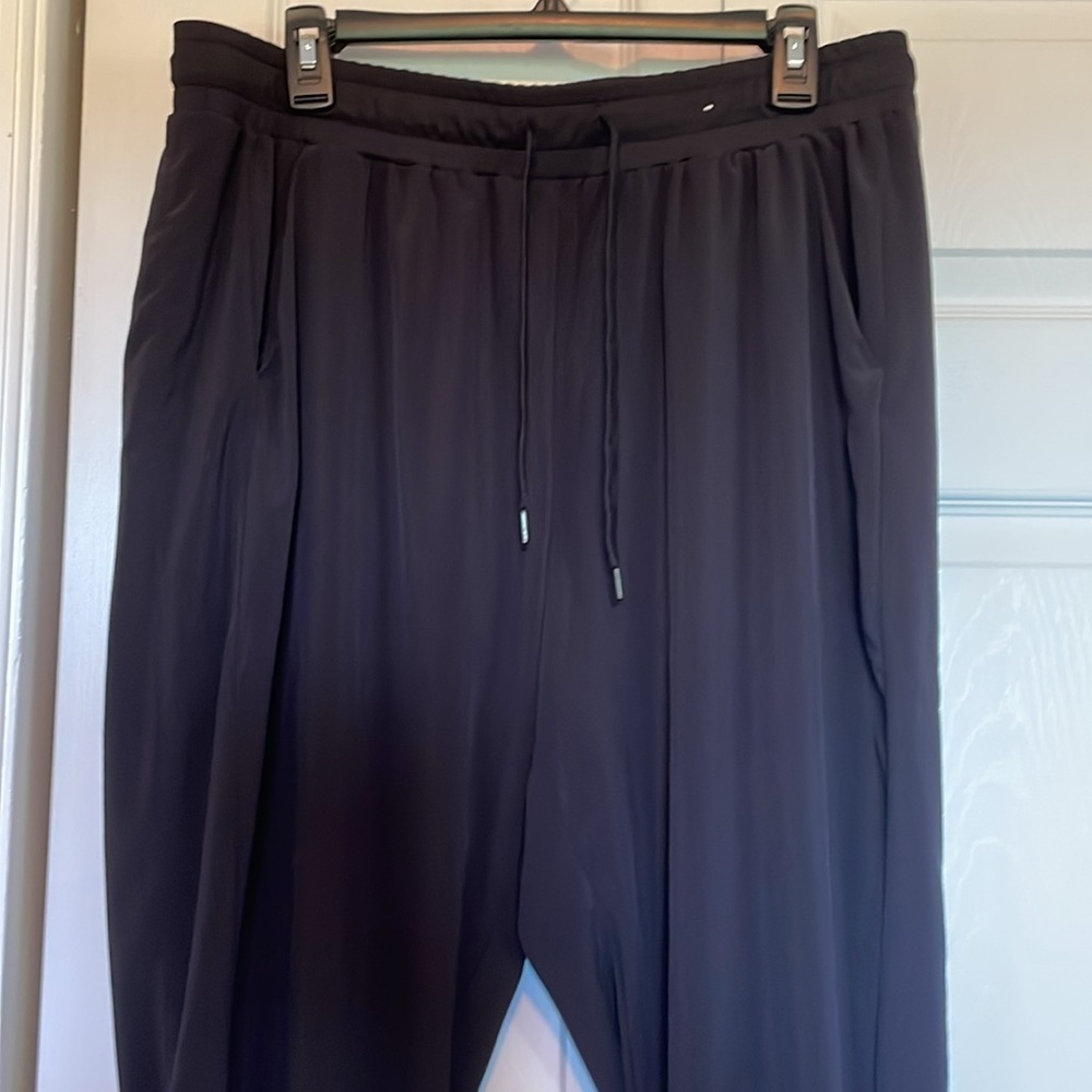 Women’s XL Stylus joggers black front pockets zip reflective ankle drawstring
